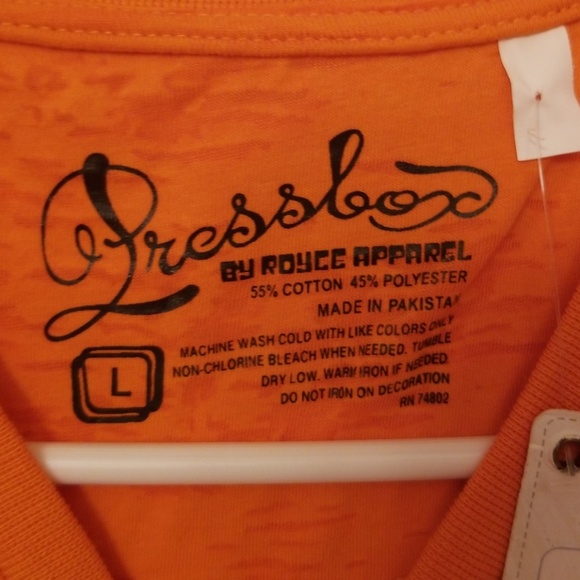 University of Tennessee T-Shirt - Picture 3 of 4